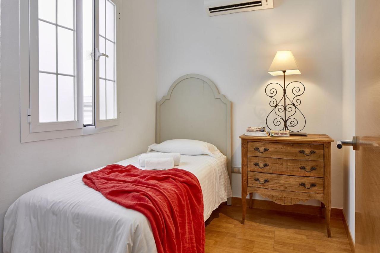 Lodgingmalaga Plaza Constitucion Εξωτερικό φωτογραφία